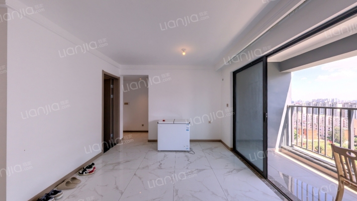 南昌旭辉中心C区二手房实景图