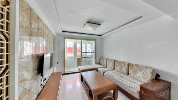 翡翠城东区二手房实景图