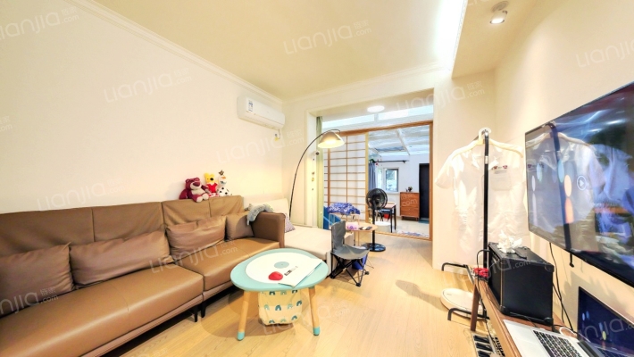 世家小区二手房实景图