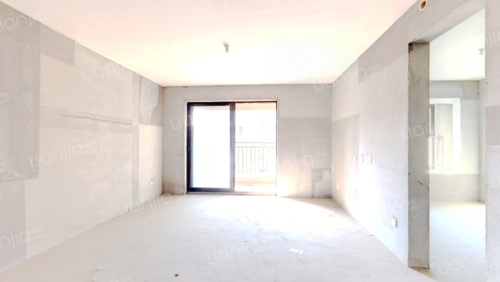 鲁能公馆2号院二手房实景图