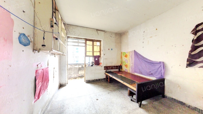 较场口77号二手房实景图