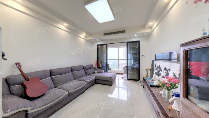 中德英伦世邦F区二手房实景图