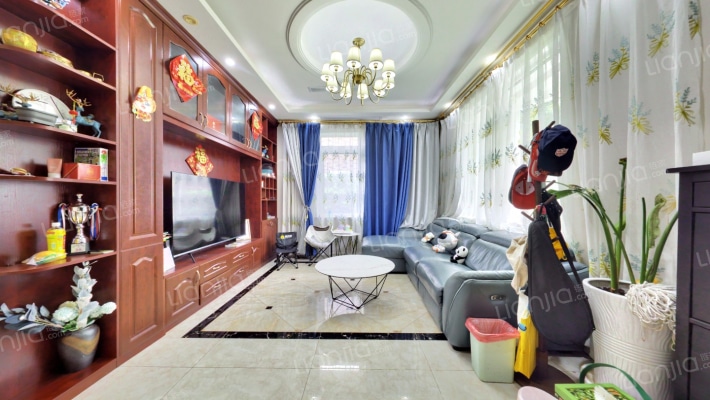 伊莎士花园二手房实景图