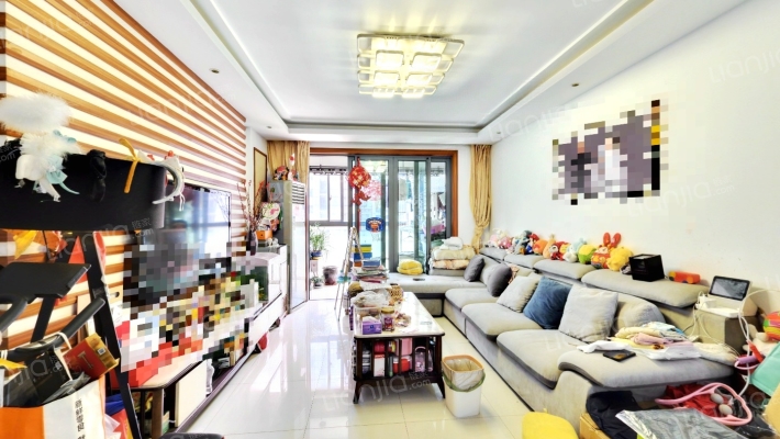 西郊美德苑二手房实景图