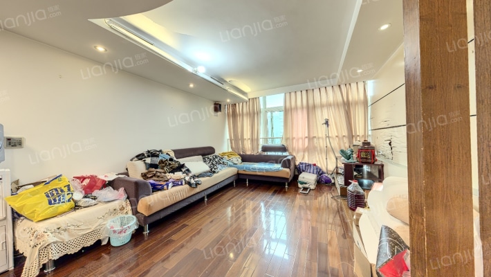 新联世纪华庭二手房实景图