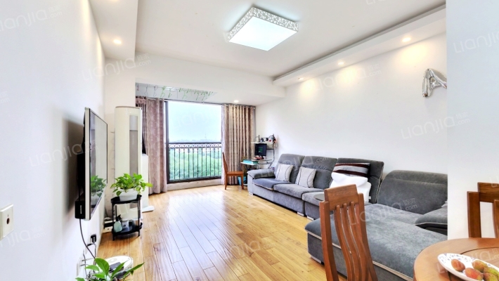 南山雨果西区二手房实景图