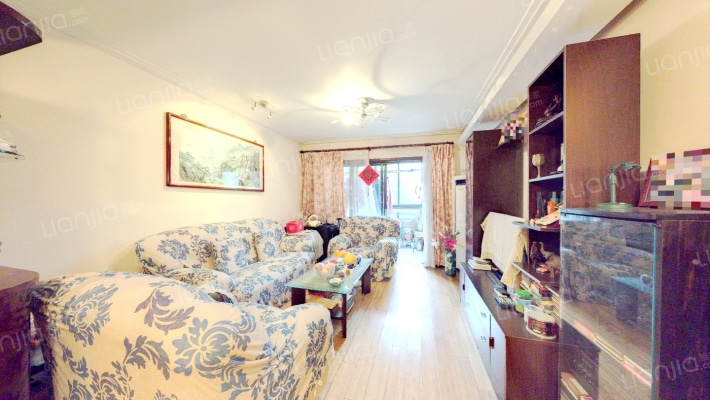 龙柏香榭苑二手房实景图