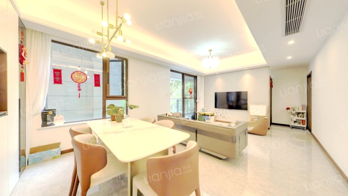 正黄翡翠堂二手房实景图