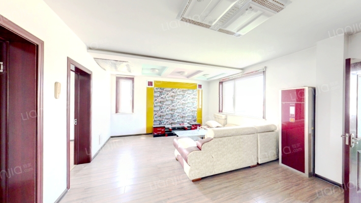 水岸蓝庭二手房实景图