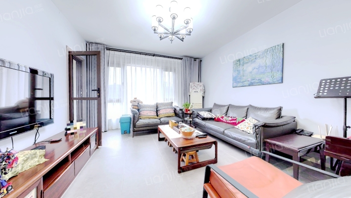 麓山国际茵特拉肯B区二手房实景图