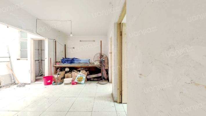 海天汽配大世界二手房实景图