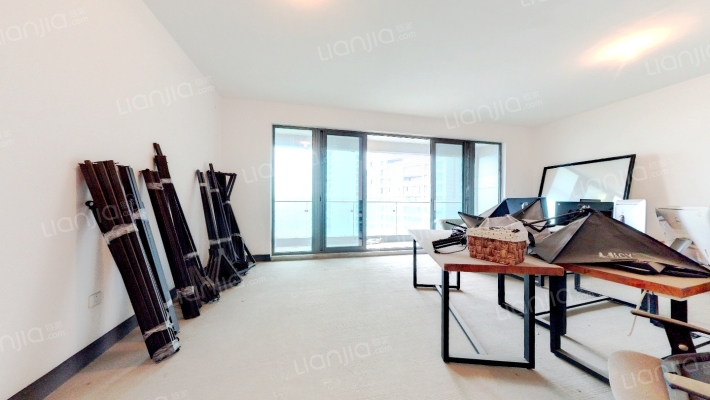 复地金融岛二手房实景图