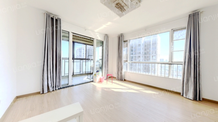 中大长江紫都三期二手房实景图