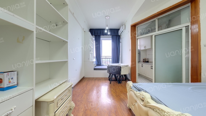 金巴黎二手房实景图