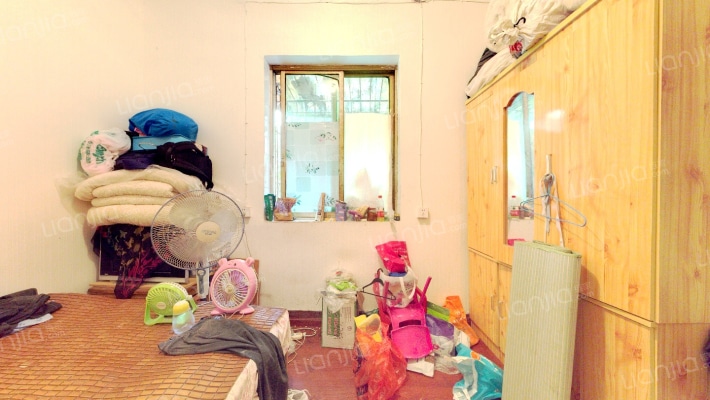 席草田街82号二手房实景图