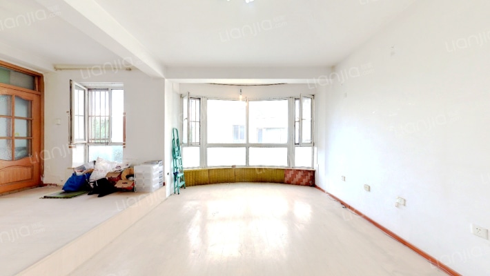 假日兰庭二手房实景图