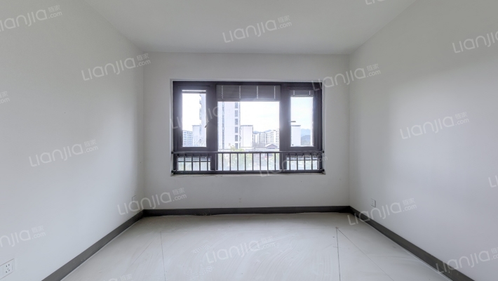 银城青山湖畔二手房实景图