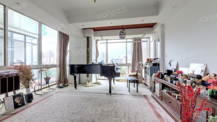 晶采名人大厦二手房实景图