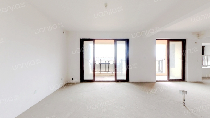 铂金铭邸二手房实景图