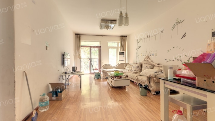 堤亚纳河谷二手房实景图