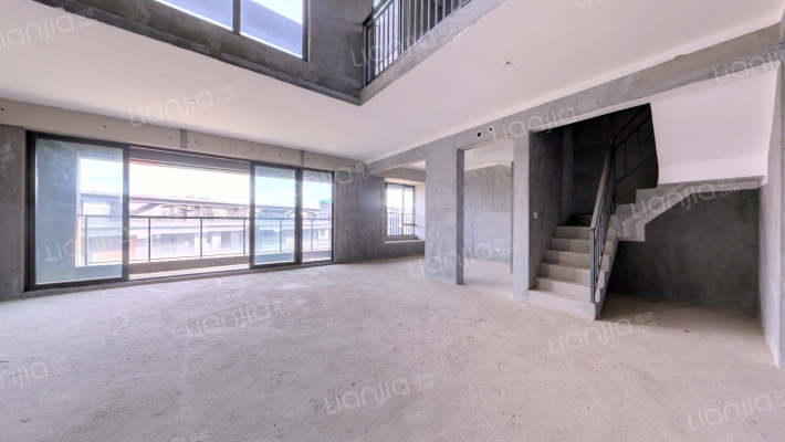 金地湖山樾二手房实景图