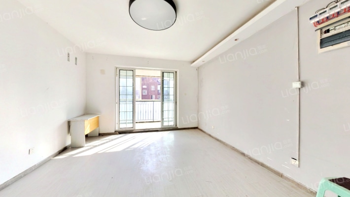 辰弘佳苑二手房实景图