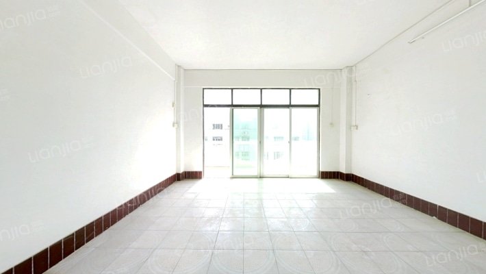 交警宿舍二手房实景图