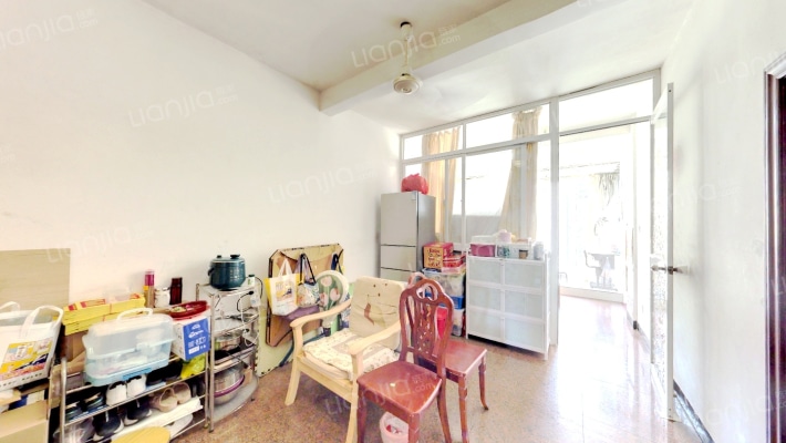 溪岸社区二手房实景图