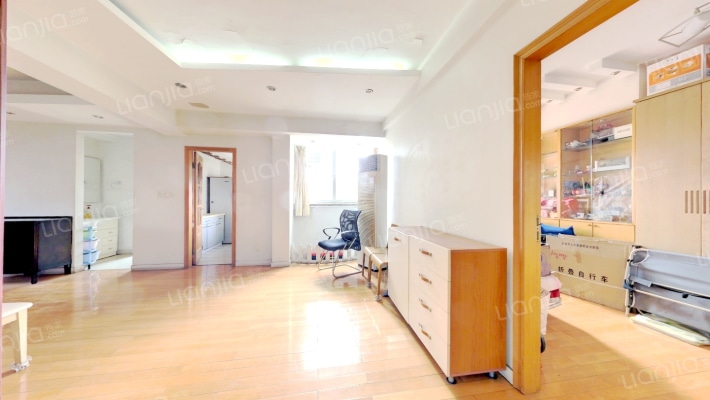 中华东波小区二手房实景图