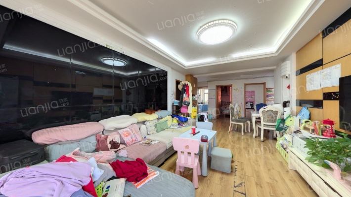 雨虹雅苑二手房实景图