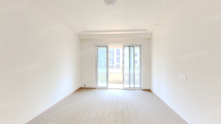 绿地柏仕公馆二手房实景图