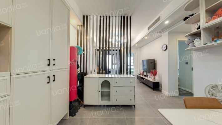 融创凡尔赛领馆四期二手房实景图