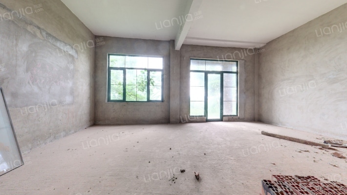 庆隆南山高尔夫国际社区山外山二手房实景图