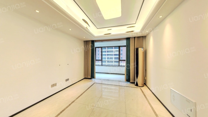 万科翡翠书院C区二手房实景图