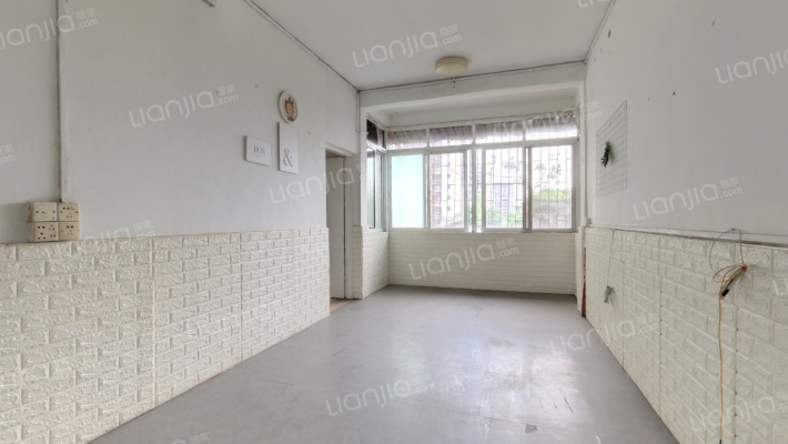 下角共建路二手房实景图