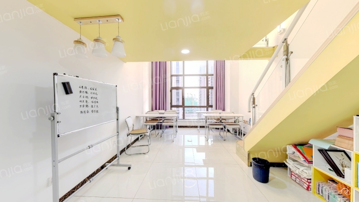 众美凤凰绿都四期二手房实景图