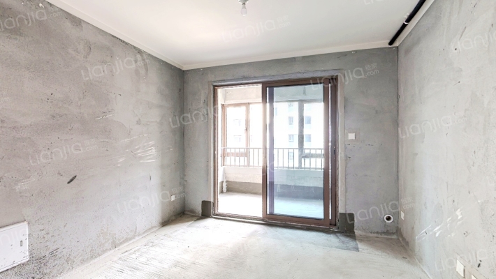 水岸8号B区二手房实景图