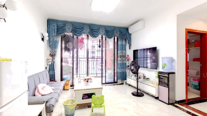 东家华府二手房实景图