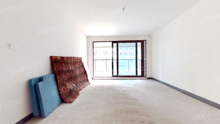 云麓台一组团二手房实景图