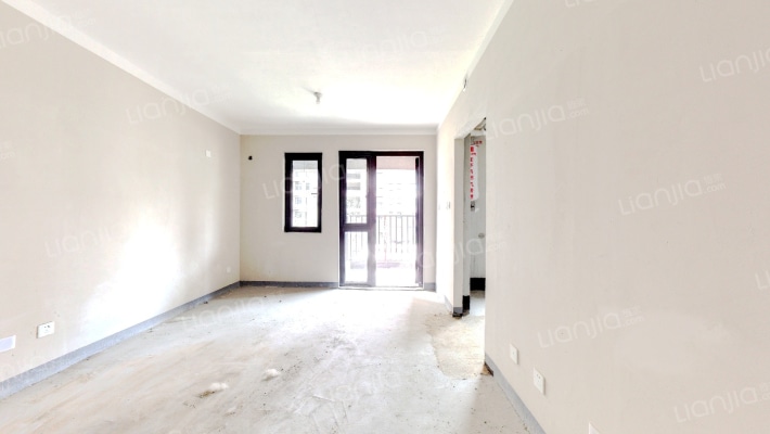 郑地新港华苑二手房实景图