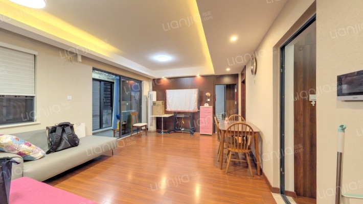 荣泰广场二手房实景图