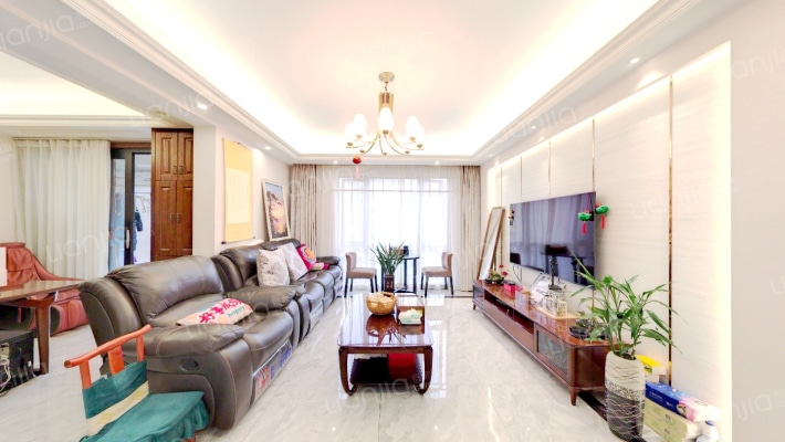 和协风格首岸二手房实景图