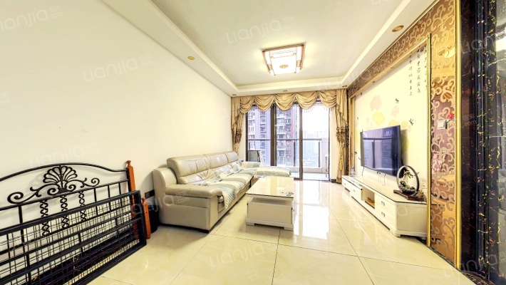 星河丹堤C区二手房实景图