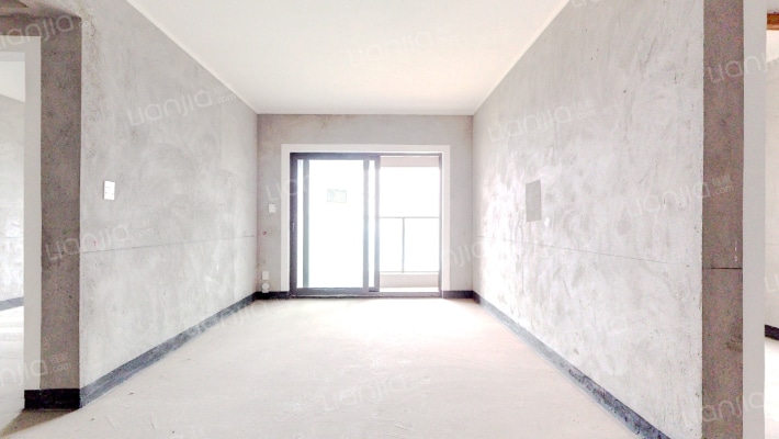 铂爵郡二期二手房实景图