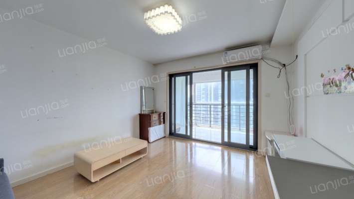 银和怡海国奥天地二手房实景图