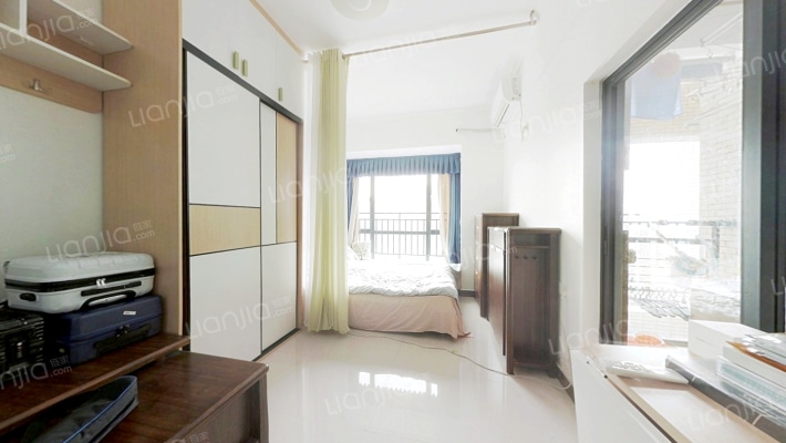 新世纪领居D区二手房实景图