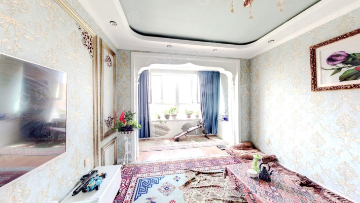 喀什路花多层小区 精装大两室 生活气息浓 拎包入住-客厅