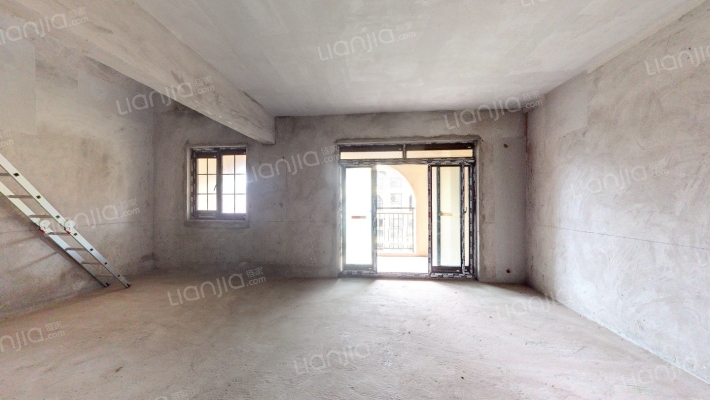 盛唐叠彩山一期二手房实景图