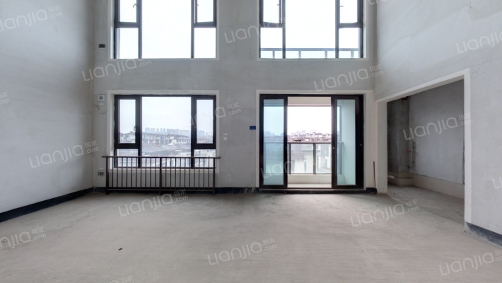 江山樾璞墅二手房实景图