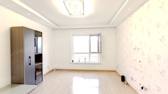 万科东湾半岛B区二手房实景图